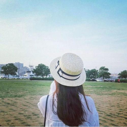 娱乐吃瓜酱背影头像图片  第3张