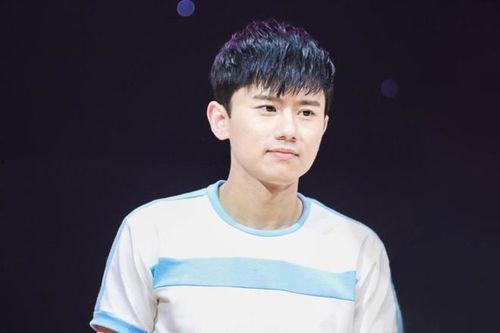 娱乐吃瓜男歌手,揭秘吃瓜男歌手的幕后故事  第2张